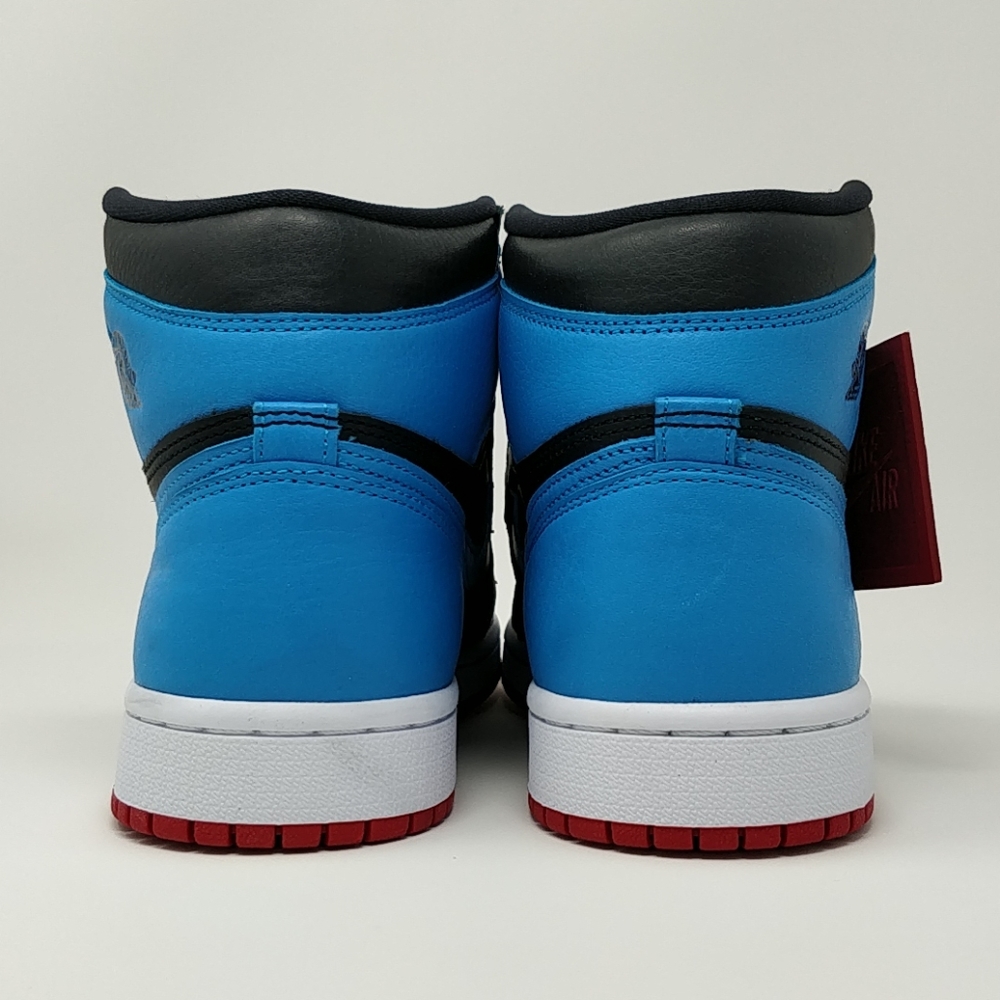 Nike WMNS Air Jordan Retro I 1 High OG UNC to CHI - Picture 7 of 8